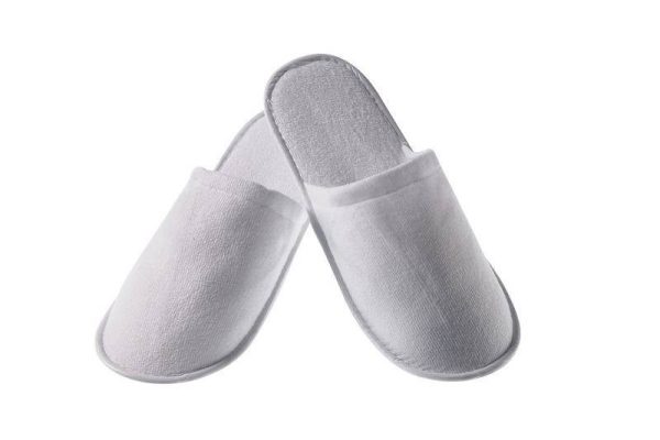 PANTOFOLA CHIUSA IN SPUGNA CON SUOLA IN GOMMA BIANCA cf 50 pz crt 10 cf